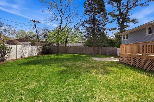 72 Woolsey Avenue, Glen Cove, NY 11542