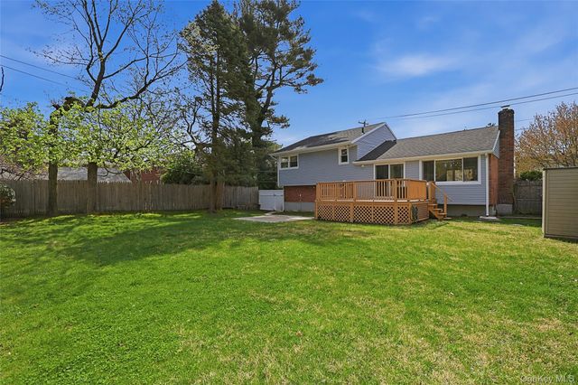 72 Woolsey Avenue, Glen Cove, NY 11542