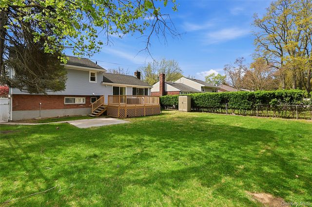 72 Woolsey Avenue, Glen Cove, NY 11542