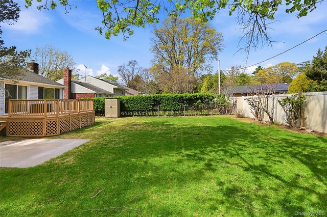 72 Woolsey Avenue, Glen Cove, NY 11542