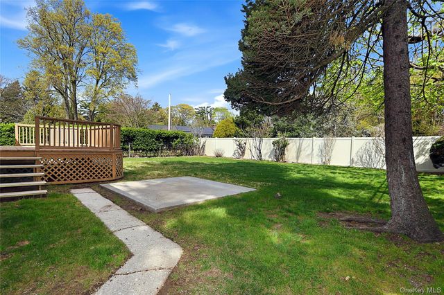 72 Woolsey Avenue, Glen Cove, NY 11542