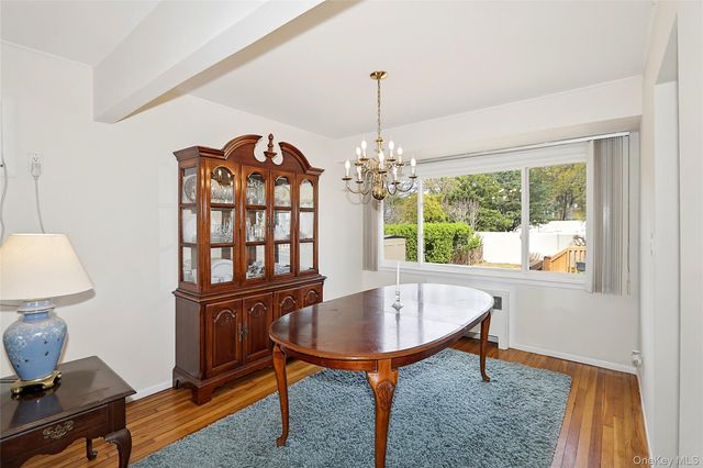 72 Woolsey Avenue, Glen Cove, NY 11542