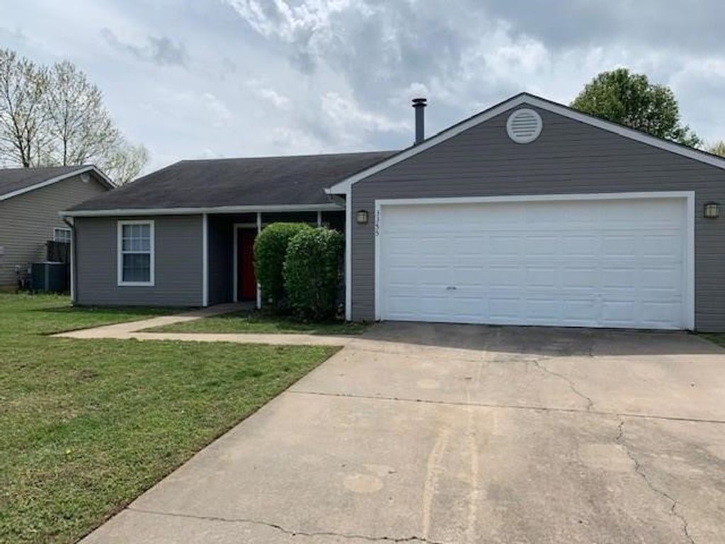 3355 Vassar Street, Fayetteville, AR 72704