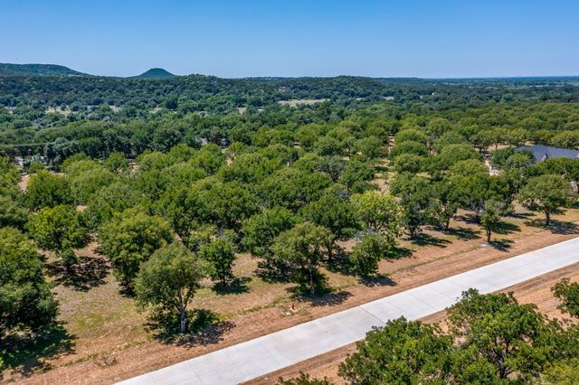 2373 E Landings S, Granbury, TX 76049