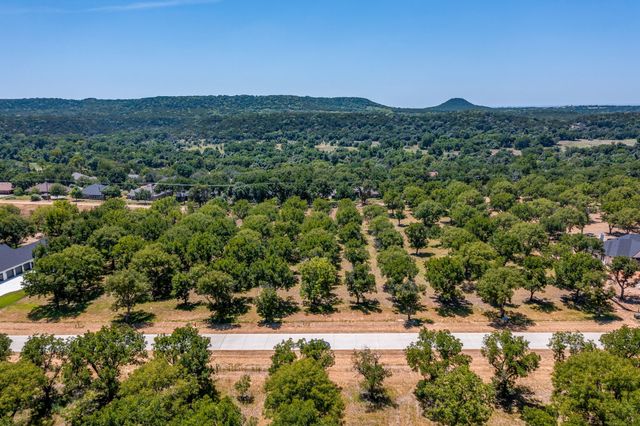 2373 E Landings S, Granbury, TX 76049