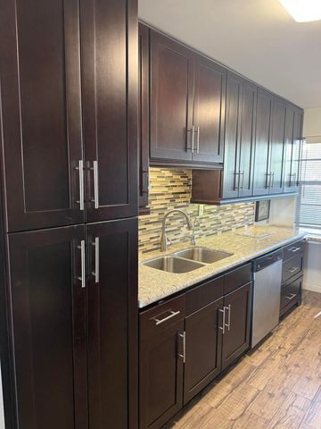 8205 NW 61st Street B111, Tamarac, FL 33321