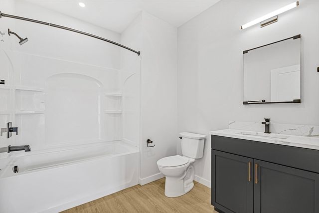 6 Rantoul St 205, Beverly, MA 01915