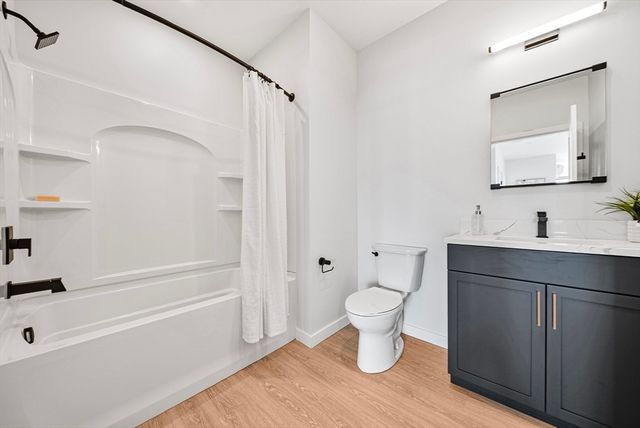 6 Rantoul St 205, Beverly, MA 01915