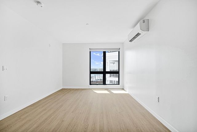 6 Rantoul St 205, Beverly, MA 01915