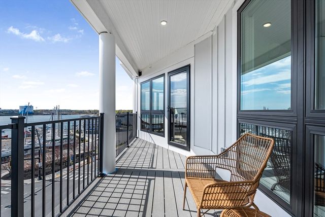 6 Rantoul St 205, Beverly, MA 01915