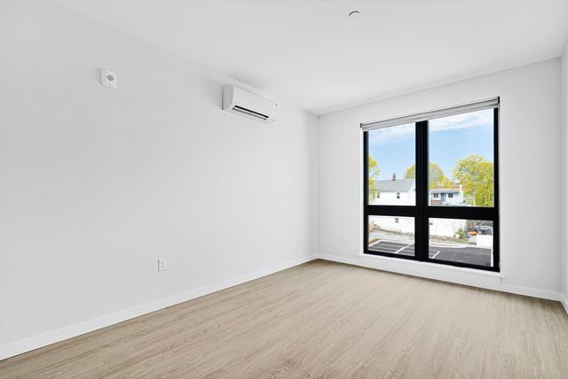 6 Rantoul St 205, Beverly, MA 01915