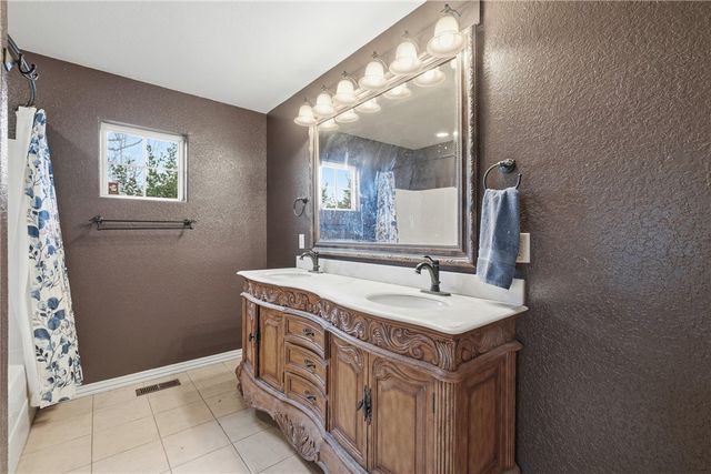 1 Whitstable Drive, Bella Vista, AR 72714