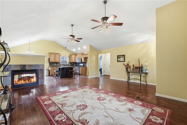 1 Whitstable Drive, Bella Vista, AR 72714