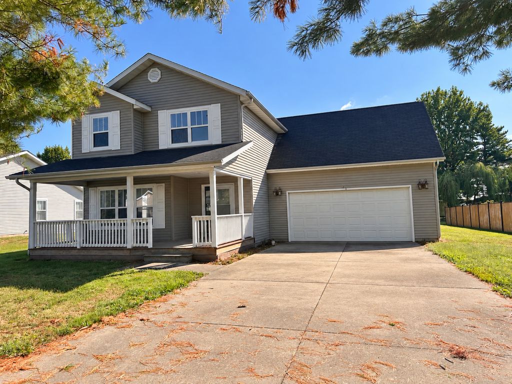 Image 1 of property listing at 310 E Beacon Court, Mt Vernon, IL 62864