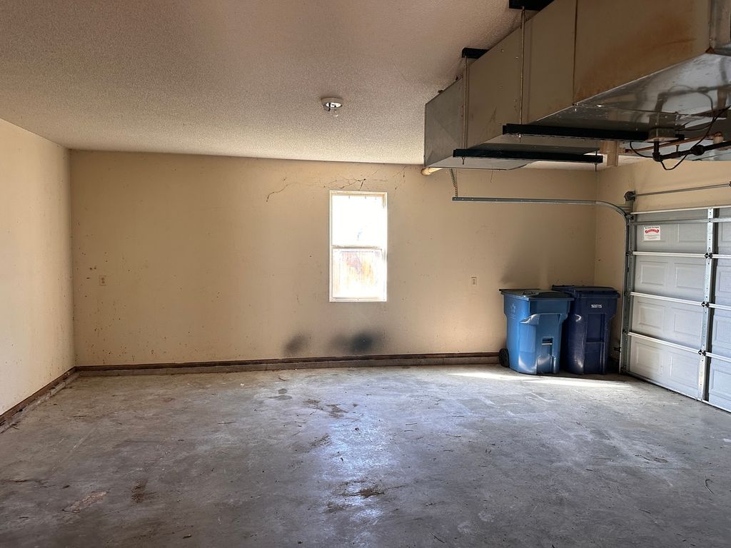 Image 25 of property listing at 310 E Beacon Court, Mt Vernon, IL 62864