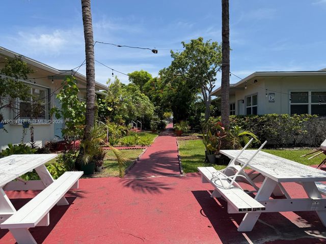 1239 Marseille Drive 2, Miami Beach, FL 33141