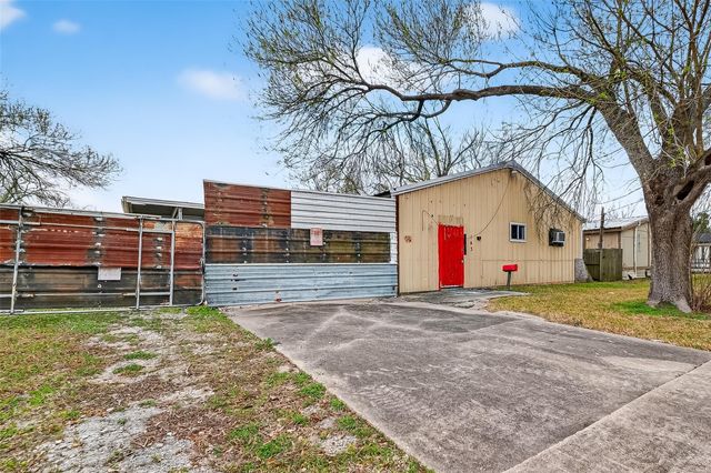141 Campbell Avenue, Pasadena, TX 77502