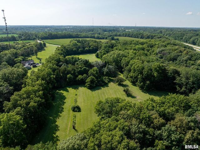 5418 CHAPEL HILL Road, Davenport, IA 52802