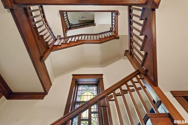 5418 CHAPEL HILL Road, Davenport, IA 52802