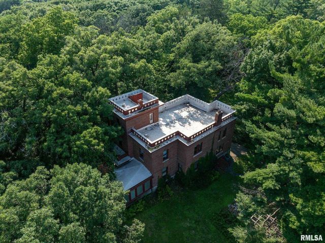 5418 CHAPEL HILL Road, Davenport, IA 52802