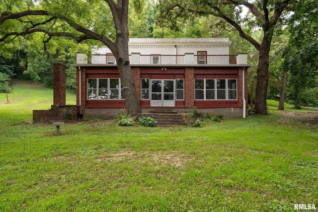 5418 CHAPEL HILL Road, Davenport, IA 52802