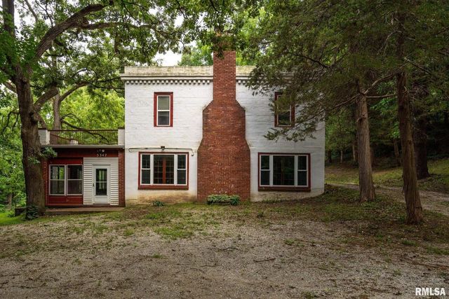 5418 CHAPEL HILL Road, Davenport, IA 52802