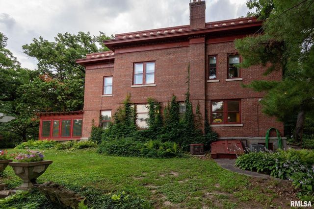 5418 CHAPEL HILL Road, Davenport, IA 52802