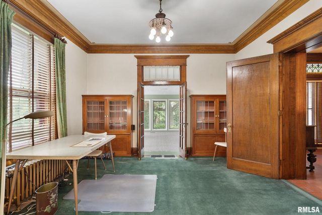 5418 CHAPEL HILL Road, Davenport, IA 52802