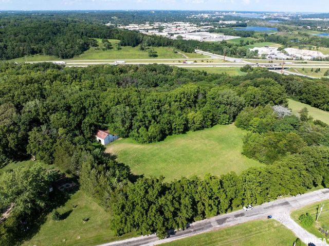 5418 CHAPEL HILL Road, Davenport, IA 52802