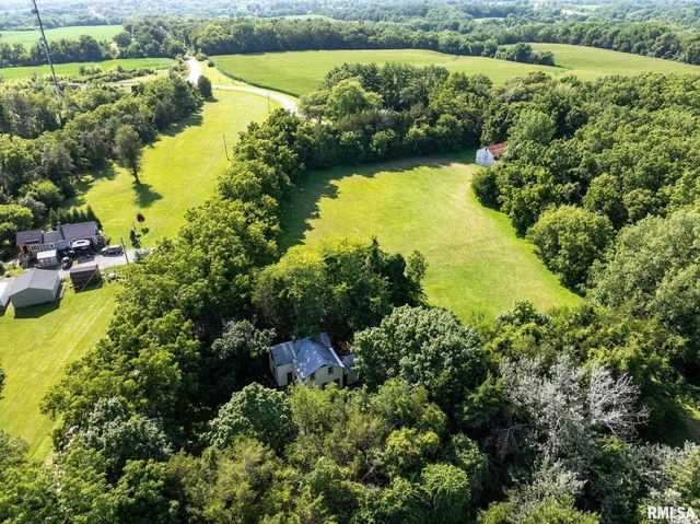5418 CHAPEL HILL Road, Davenport, IA 52802