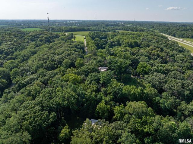 5418 CHAPEL HILL Road, Davenport, IA 52802