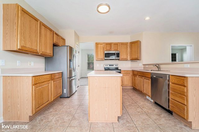 34681 Giannetti Drive, Sterling Heights, MI 48312