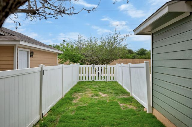 1429 Davis Mountain LOOP, Cedar Park, TX 78613