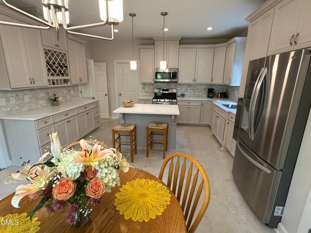 8909 Breeland Way, Raleigh, NC 27613