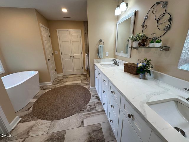 8909 Breeland Way, Raleigh, NC 27613