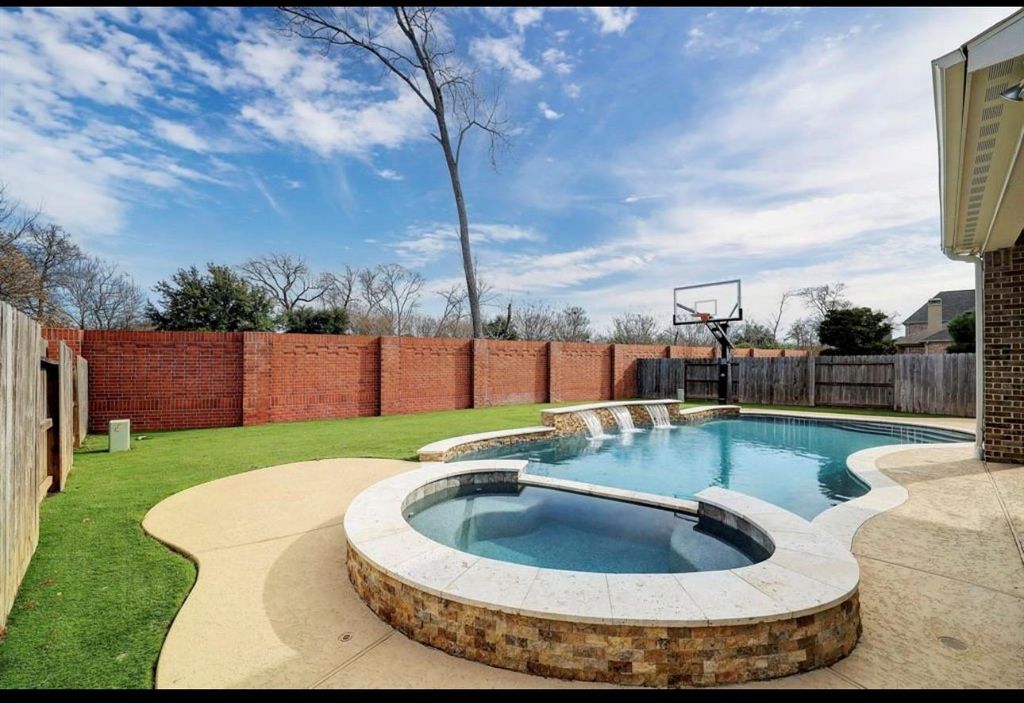 5011 Anthony Springs Lane, Sugar Land, TX 77479