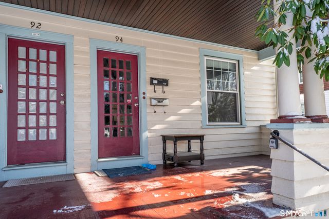 94 Fairfield Avenue 2nd Floor, Hartford, CT 06114