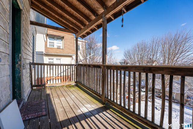 94 Fairfield Avenue 2nd Floor, Hartford, CT 06114