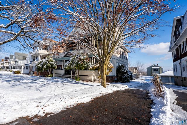 94 Fairfield Avenue 2nd Floor, Hartford, CT 06114