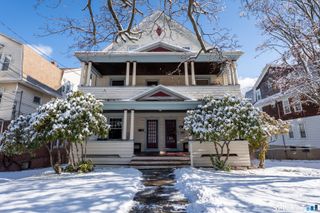 94 Fairfield Avenue 2nd Floor, Hartford, CT 06114