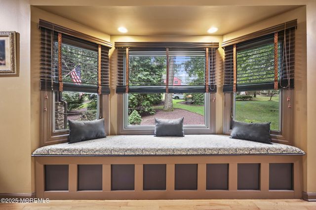 72 Fox Chase Court, Freehold, NJ 07728