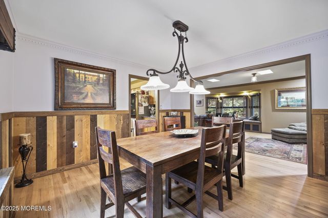 72 Fox Chase Court, Freehold, NJ 07728