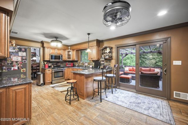 72 Fox Chase Court, Freehold, NJ 07728