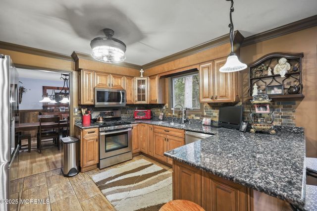 72 Fox Chase Court, Freehold, NJ 07728