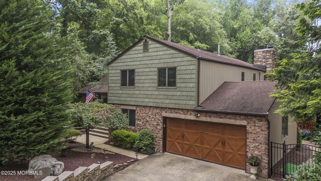 72 Fox Chase Court, Freehold, NJ 07728