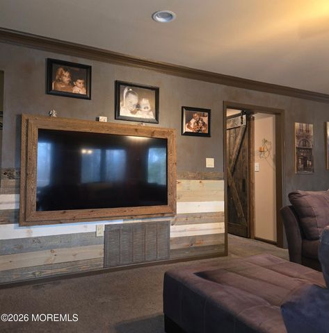 72 Fox Chase Court, Freehold, NJ 07728