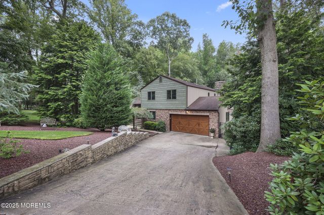 72 Fox Chase Court, Freehold, NJ 07728