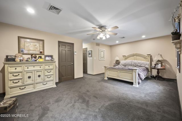 72 Fox Chase Court, Freehold, NJ 07728