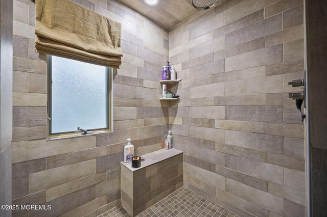 72 Fox Chase Court, Freehold, NJ 07728