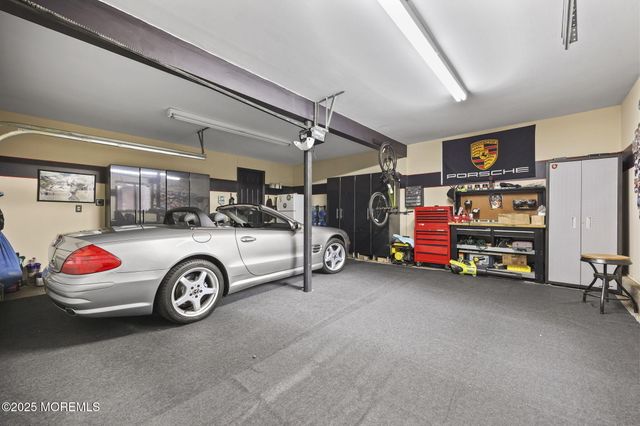 72 Fox Chase Court, Freehold, NJ 07728